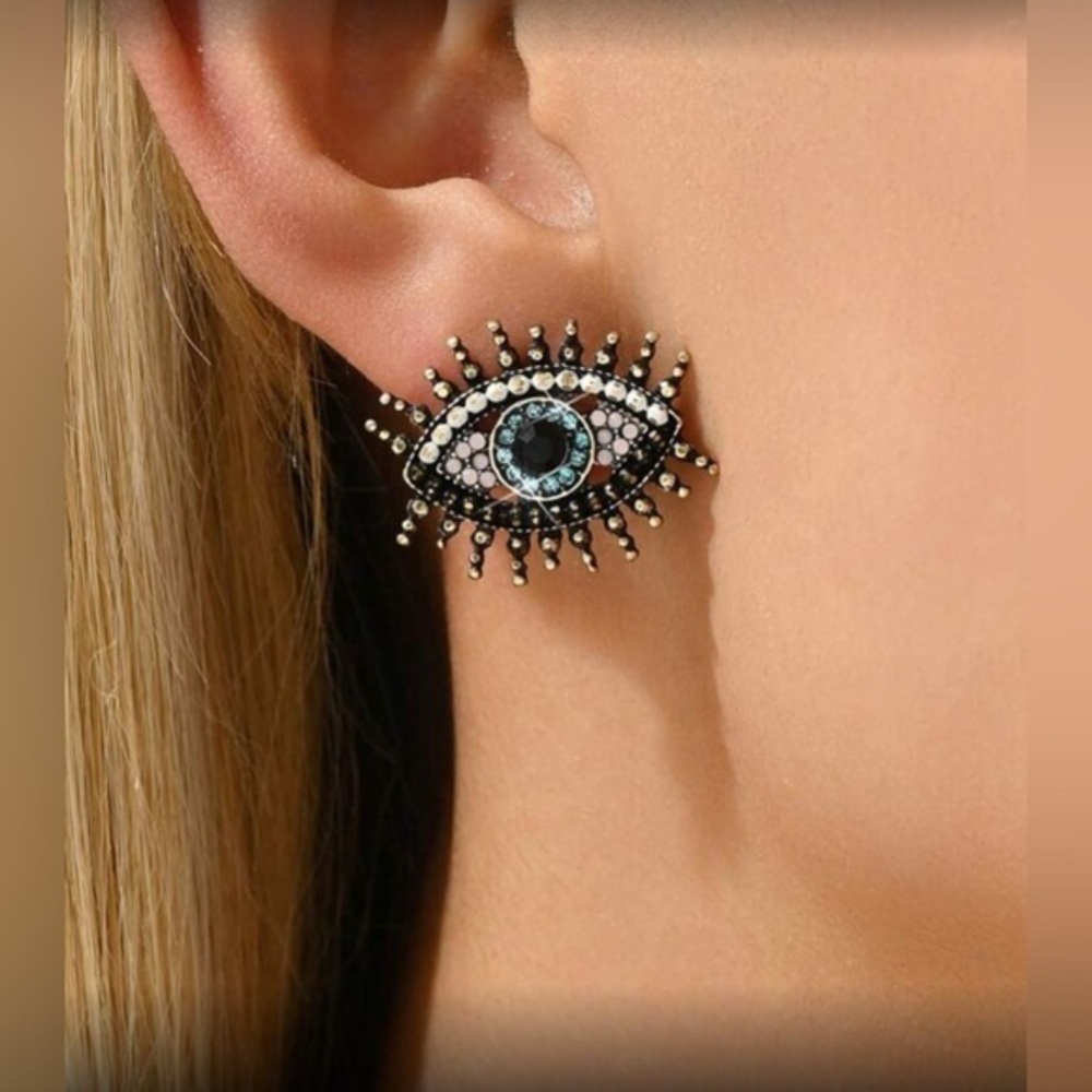 ✨NEW Elegant Evil Eye Stud Earrings